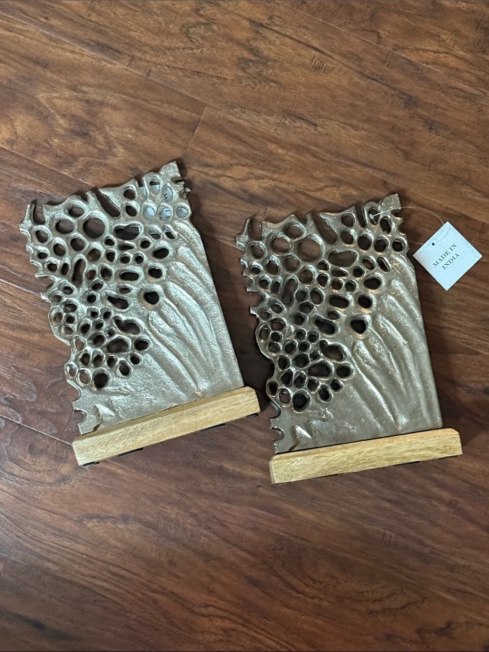 Book ends- Decorative Gold Resin Wall Plaques with Natural Wood Base - Pair NWT
